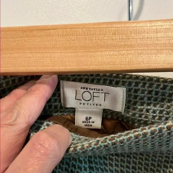 Loft Women's Skirt - Picture 4 of 5